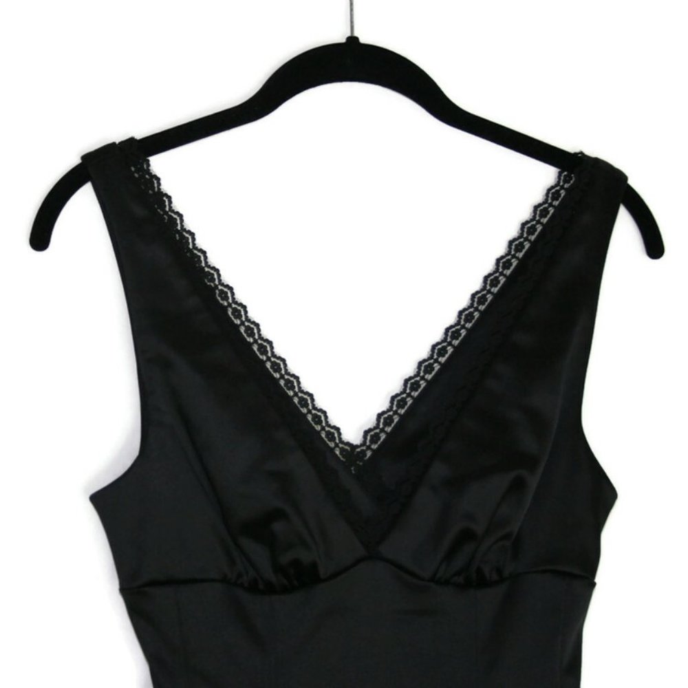Bebe  Stretcy Bandage Dress  with "V" Lace Trim Front /Back Neckline Size Small - Picture 2 of 12
